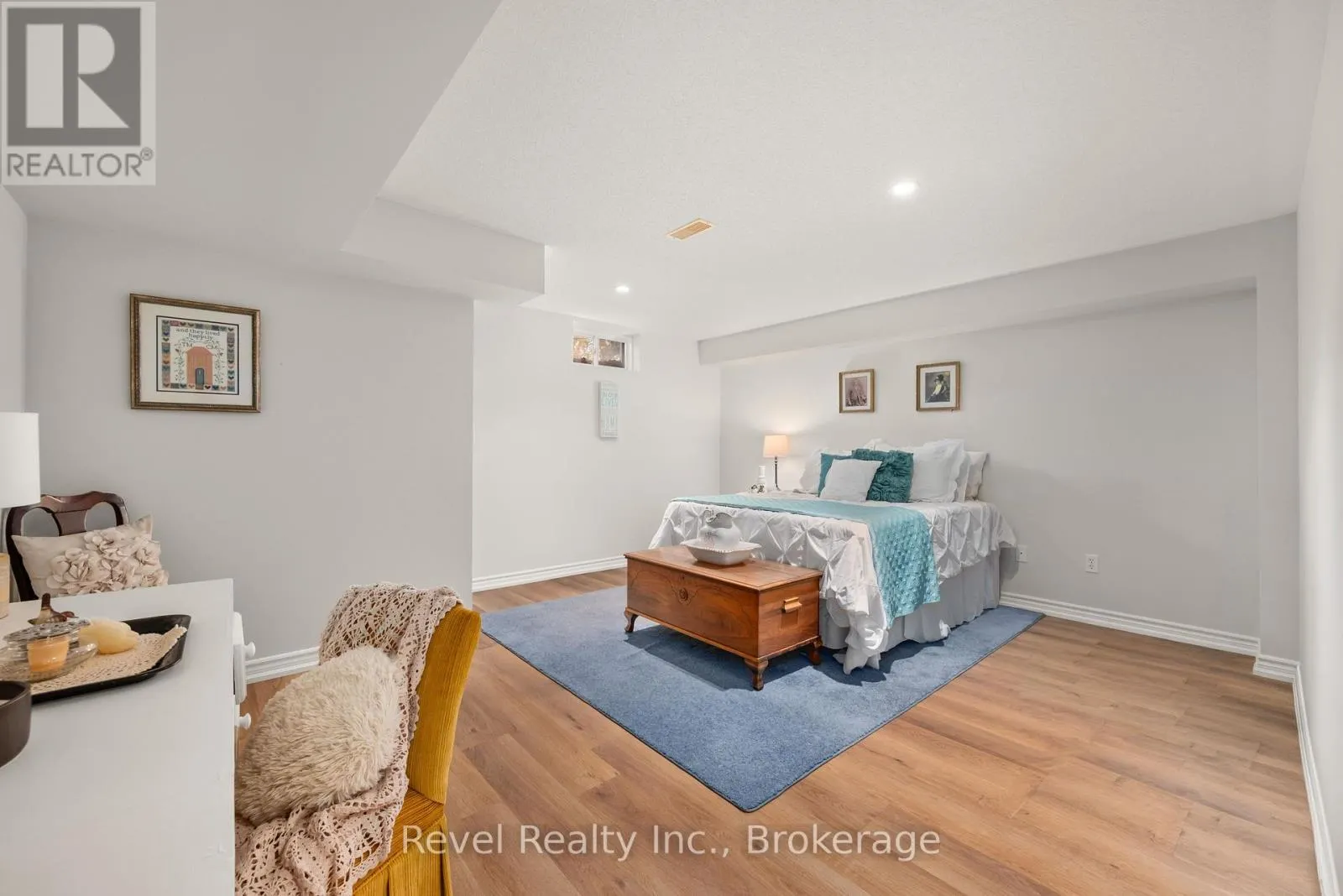 10 - 111 COLBORNE STREET #10