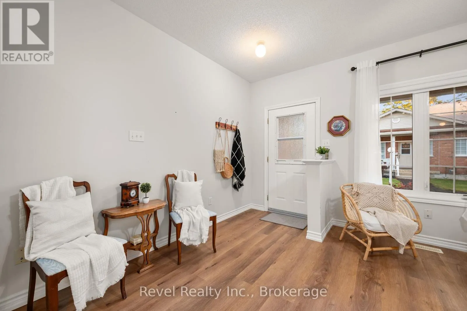 10 - 111 COLBORNE STREET #10