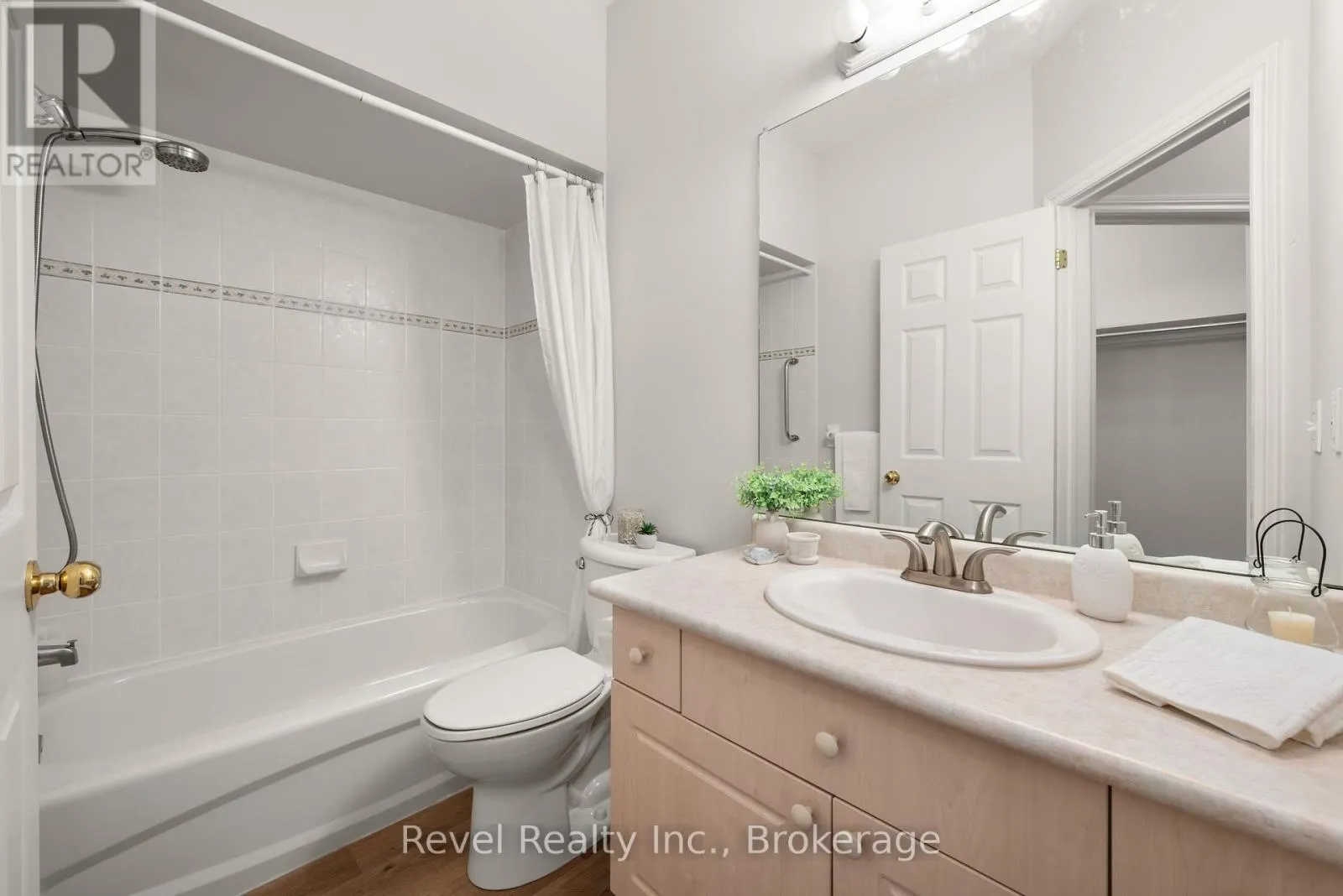 10 - 111 COLBORNE STREET #10