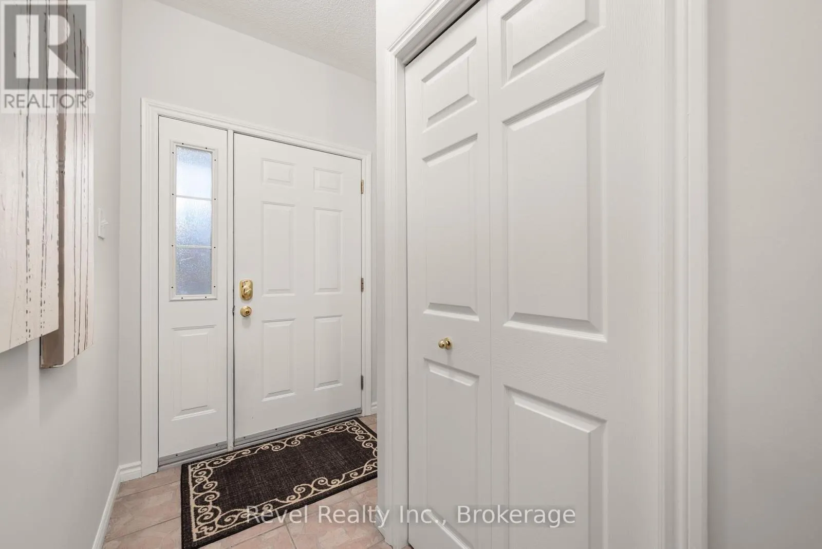 10 - 111 COLBORNE STREET #10