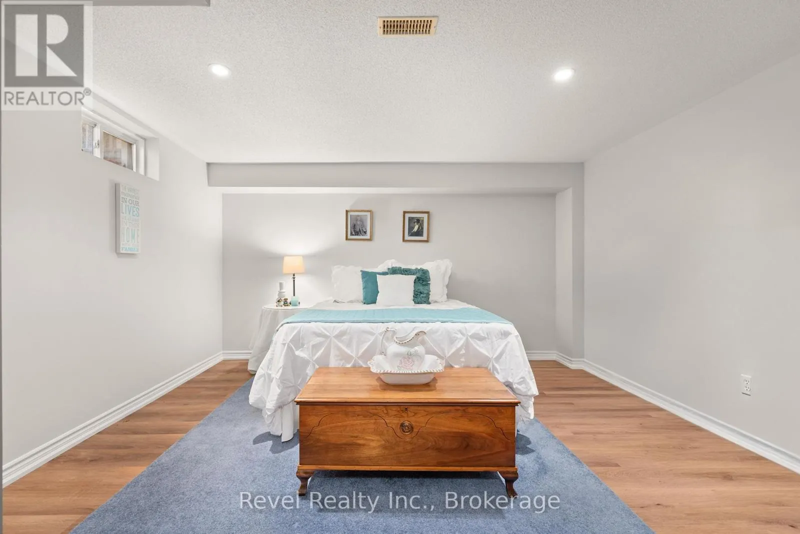 10 - 111 COLBORNE STREET #10