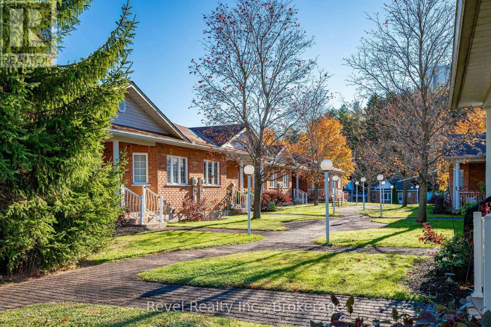 10 - 111 COLBORNE STREET #10