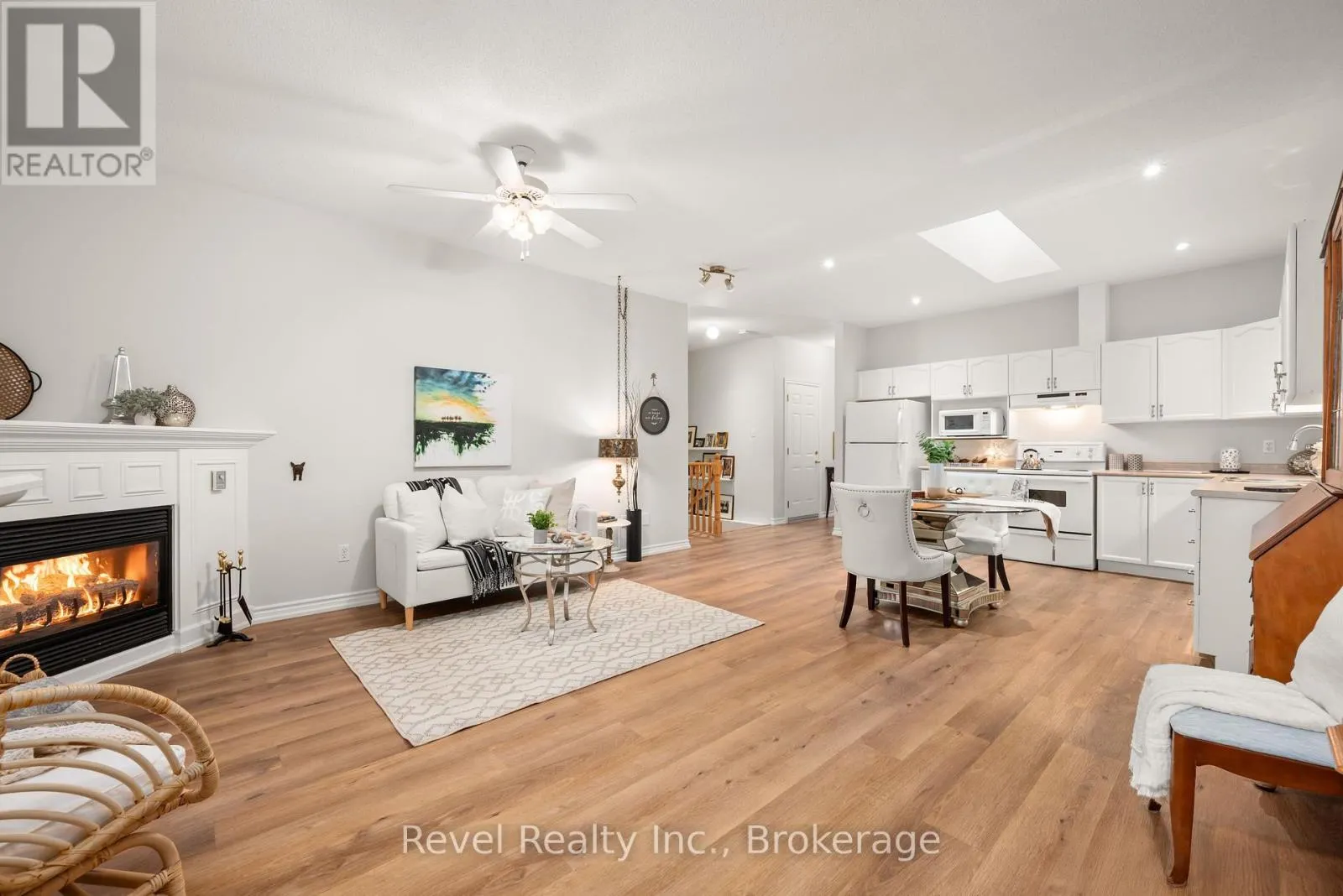 10 - 111 COLBORNE STREET #10