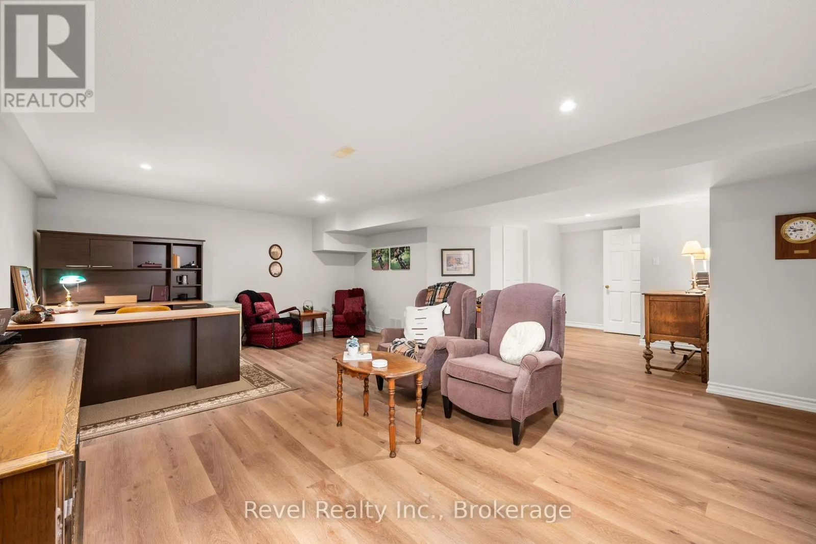 10 - 111 COLBORNE STREET #10