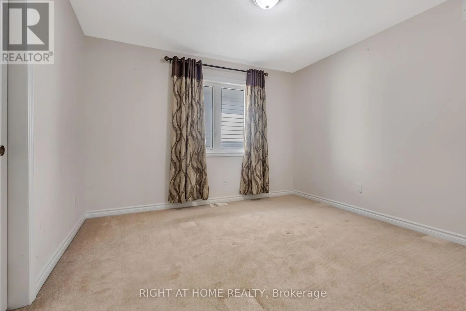 209 RIVERTREE STREET