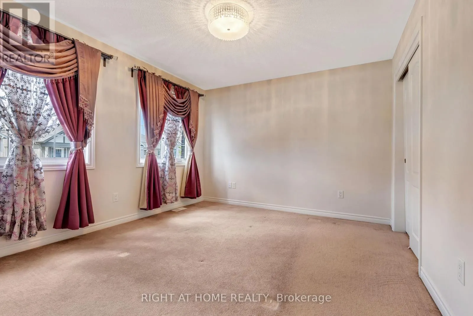 209 RIVERTREE STREET