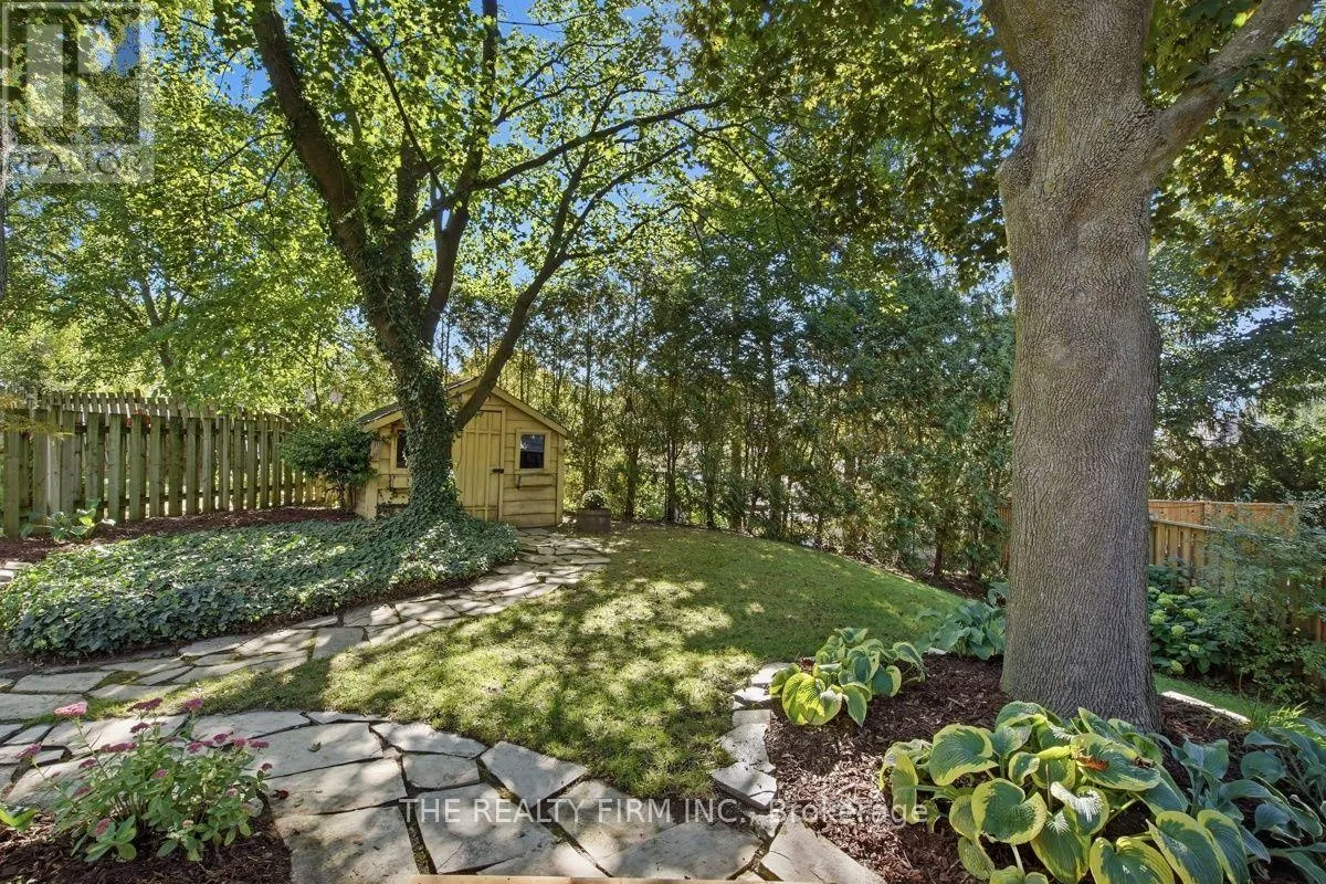11 SOMERSET CRESCENT