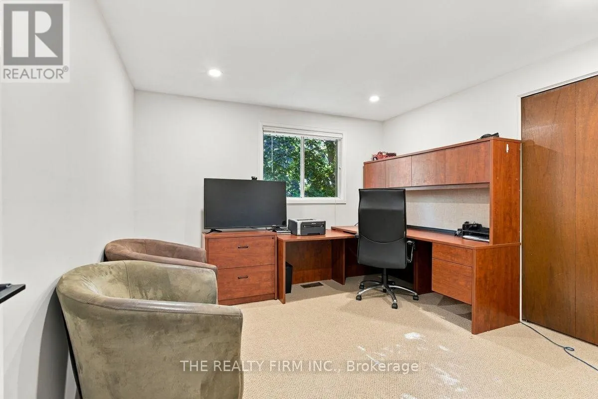 11 SOMERSET CRESCENT