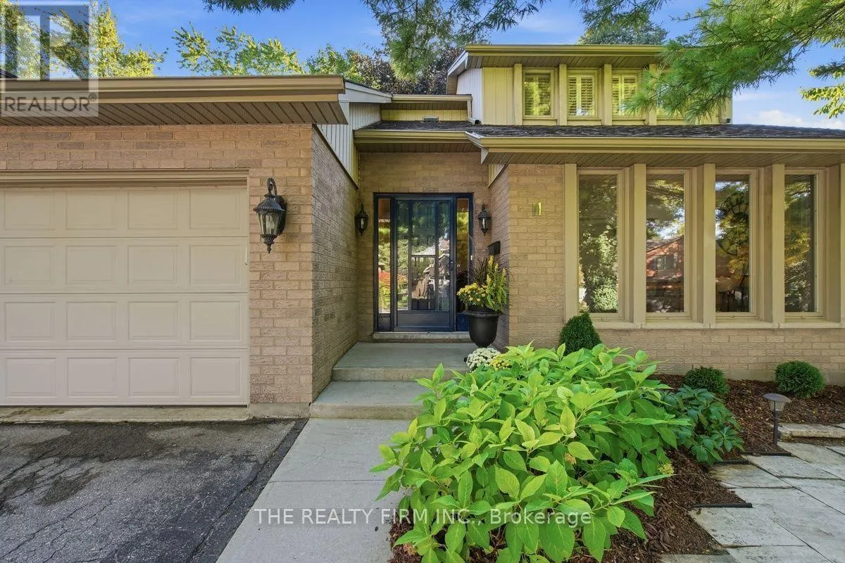 11 SOMERSET CRESCENT