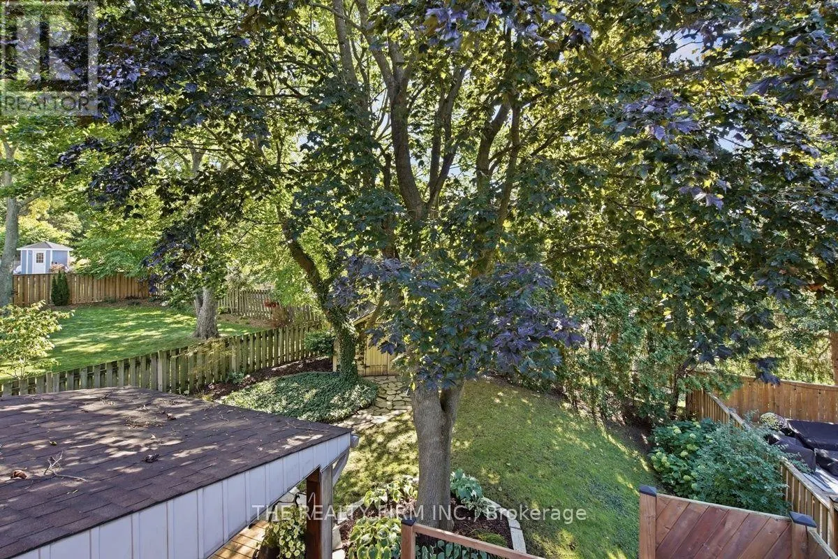 11 SOMERSET CRESCENT