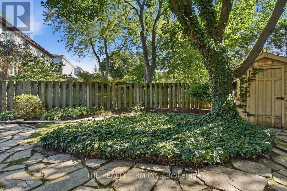11 SOMERSET CRESCENT