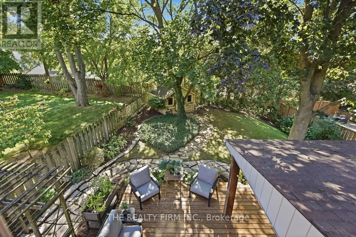 11 SOMERSET CRESCENT
