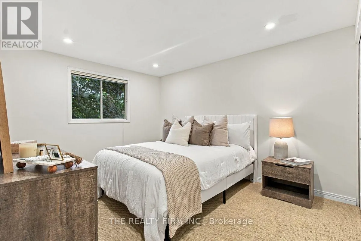 11 SOMERSET CRESCENT