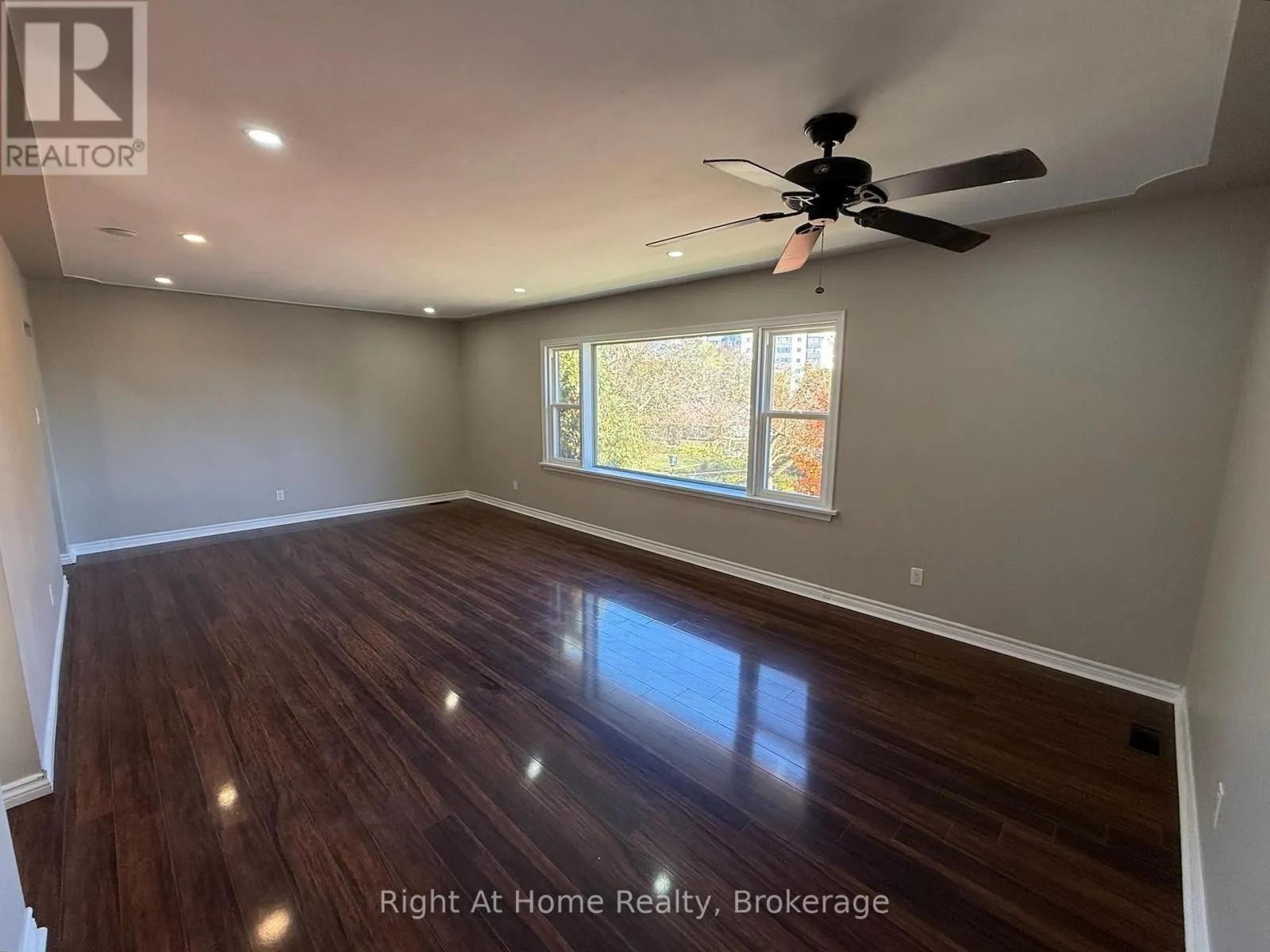 3 - 7 BALMORAL DRIVE #3