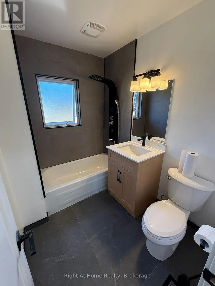 3 - 7 BALMORAL DRIVE #3