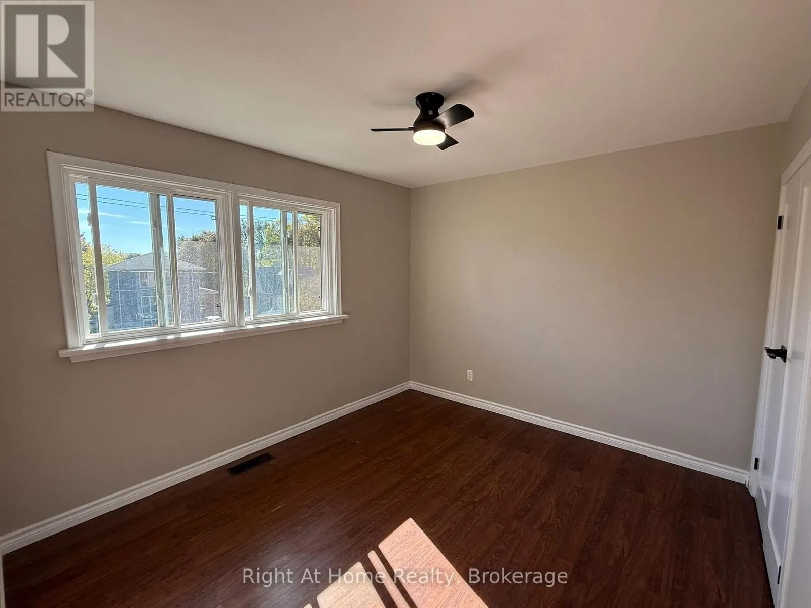 3 - 7 BALMORAL DRIVE #3