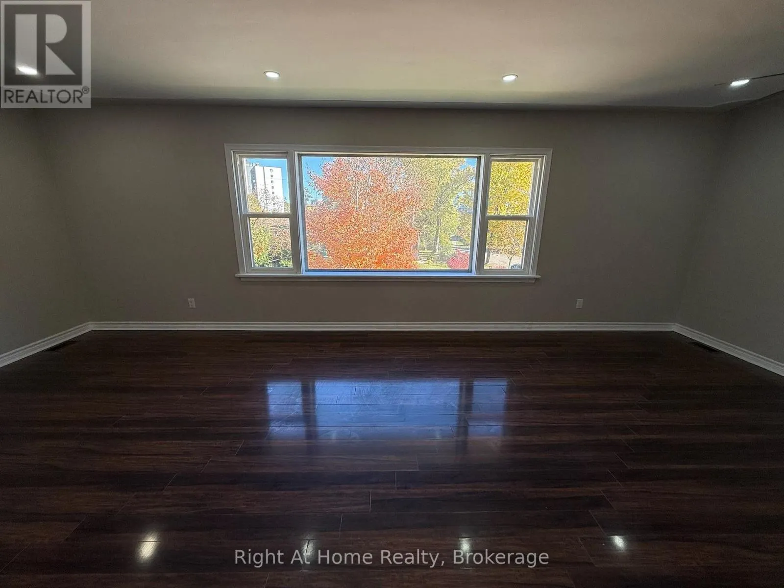 3 - 7 BALMORAL DRIVE #3