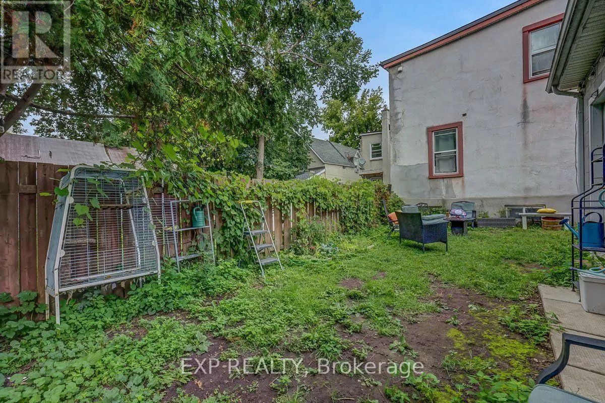 108 LEBRETON STREET N