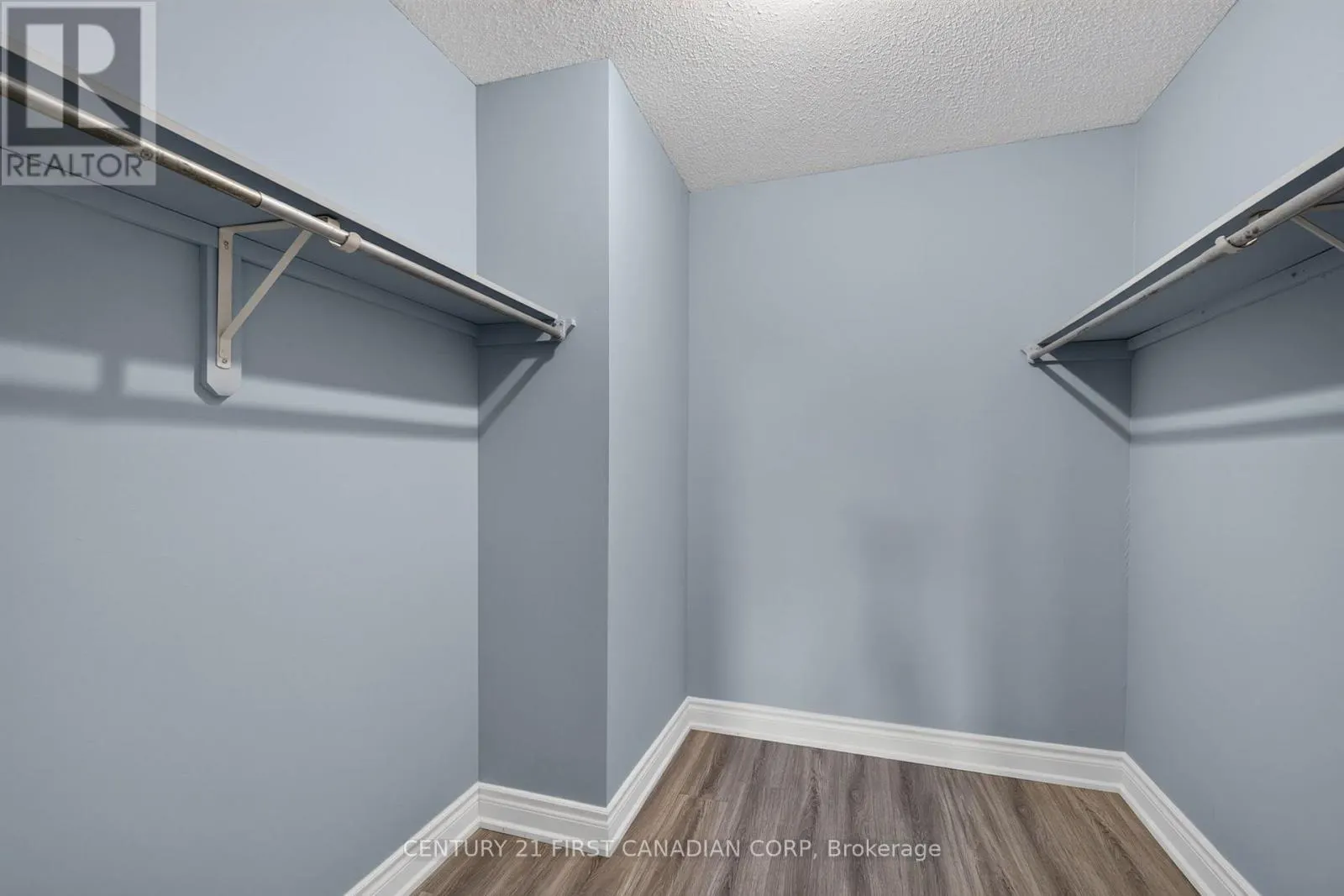 203 - 30 CHAPMAN COURT #203