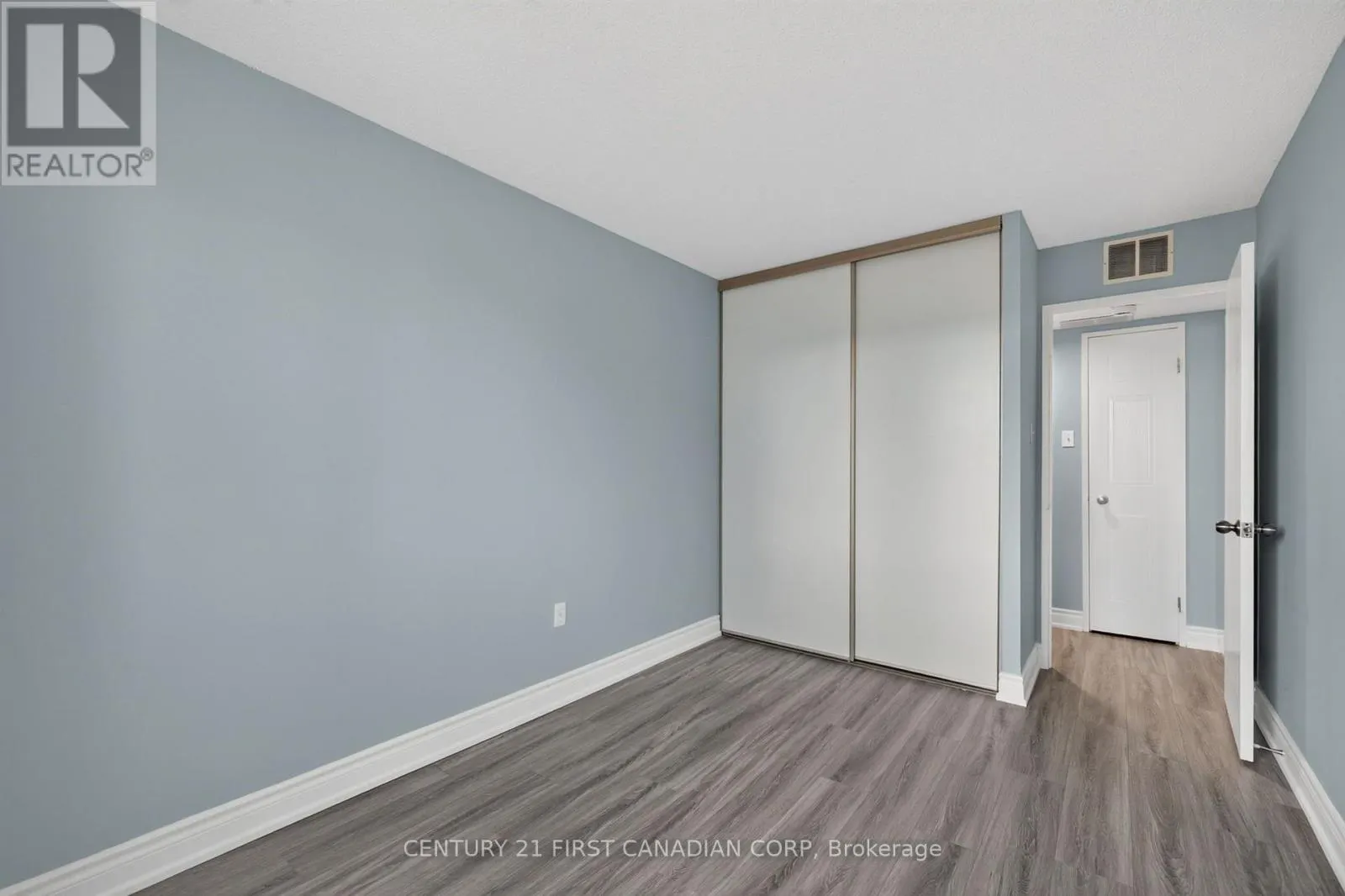 203 - 30 CHAPMAN COURT #203