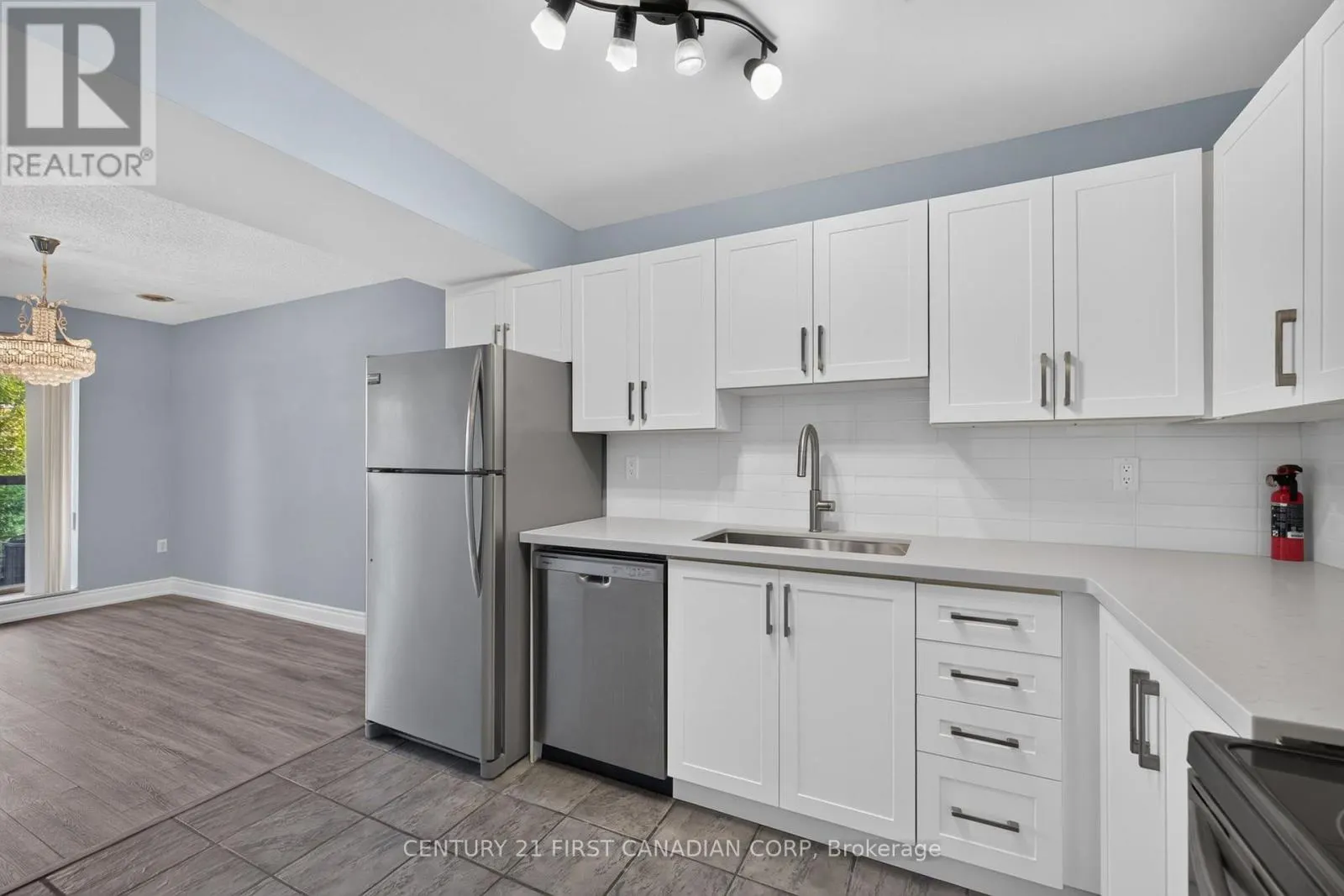 203 - 30 CHAPMAN COURT #203
