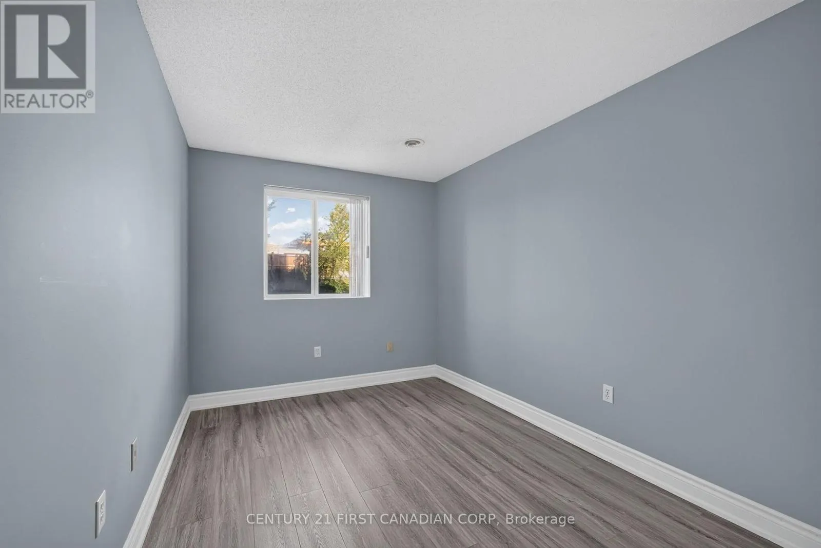 203 - 30 CHAPMAN COURT #203