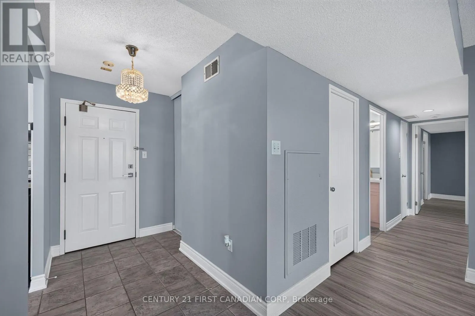 203 - 30 CHAPMAN COURT #203