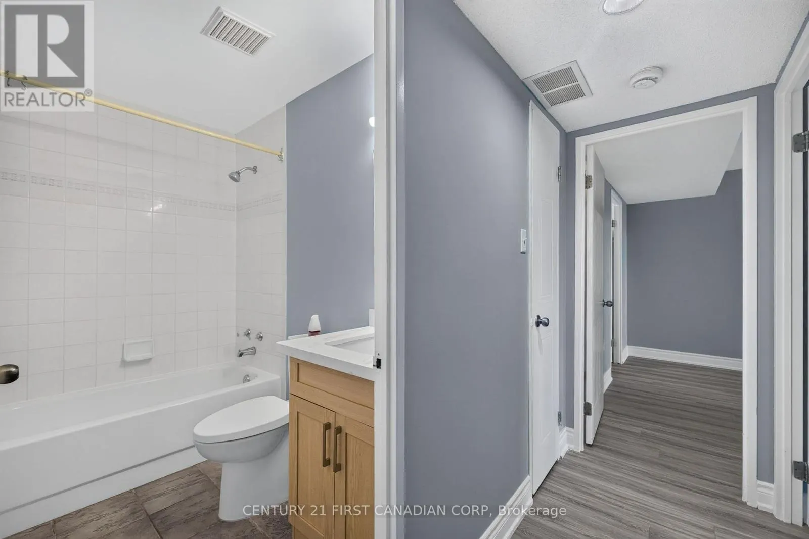 203 - 30 CHAPMAN COURT #203
