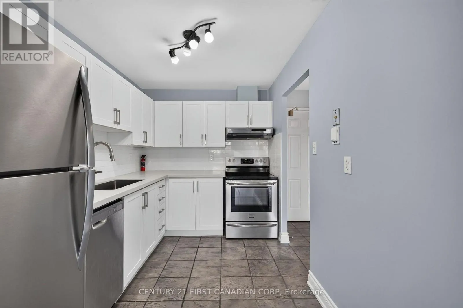 203 - 30 CHAPMAN COURT #203