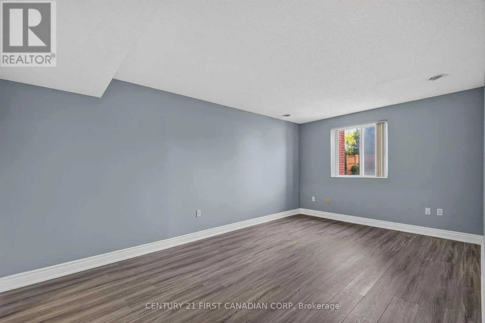 203 - 30 CHAPMAN COURT #203