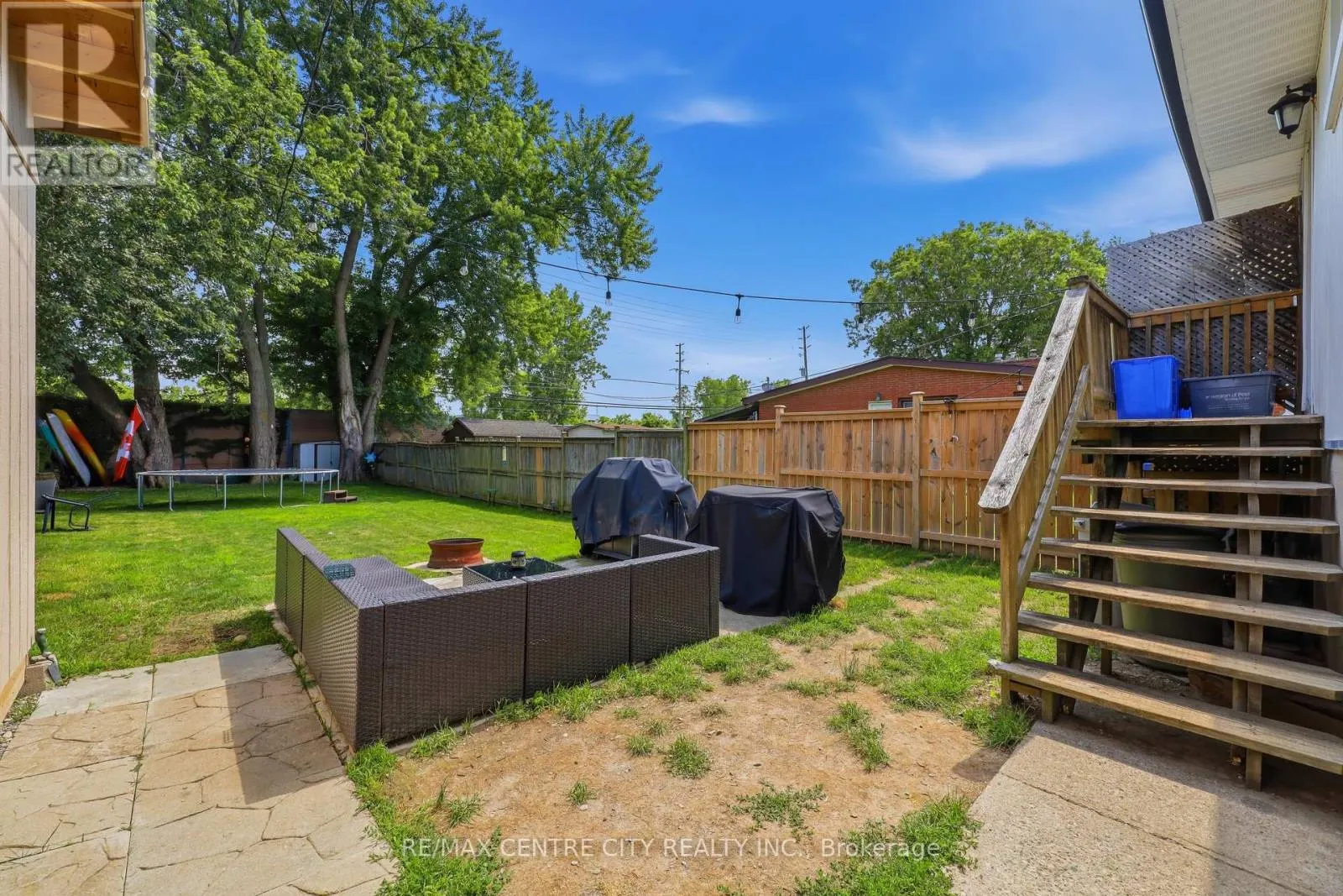 1564 NAIRN AVENUE