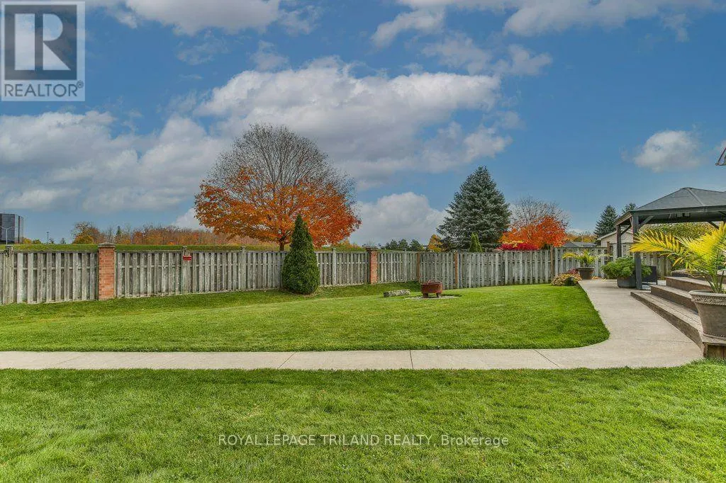 54 BOWCOTT CRESCENT