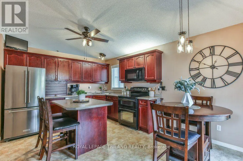 54 BOWCOTT CRESCENT