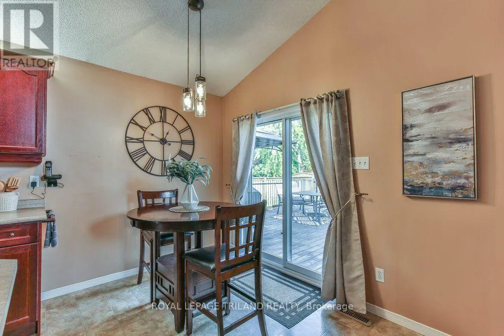 54 BOWCOTT CRESCENT