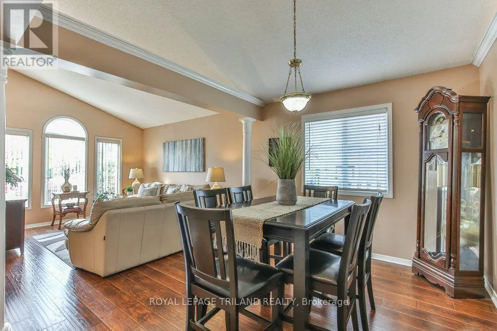 54 BOWCOTT CRESCENT