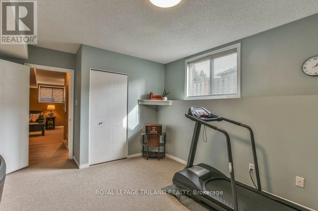 54 BOWCOTT CRESCENT