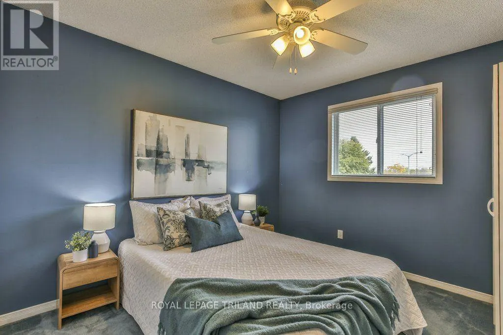 54 BOWCOTT CRESCENT