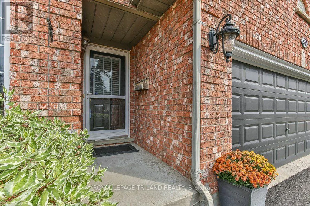 54 BOWCOTT CRESCENT