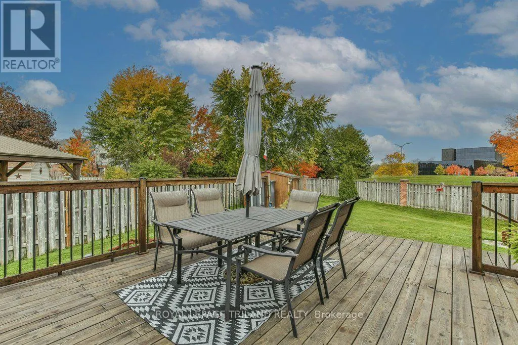 54 BOWCOTT CRESCENT
