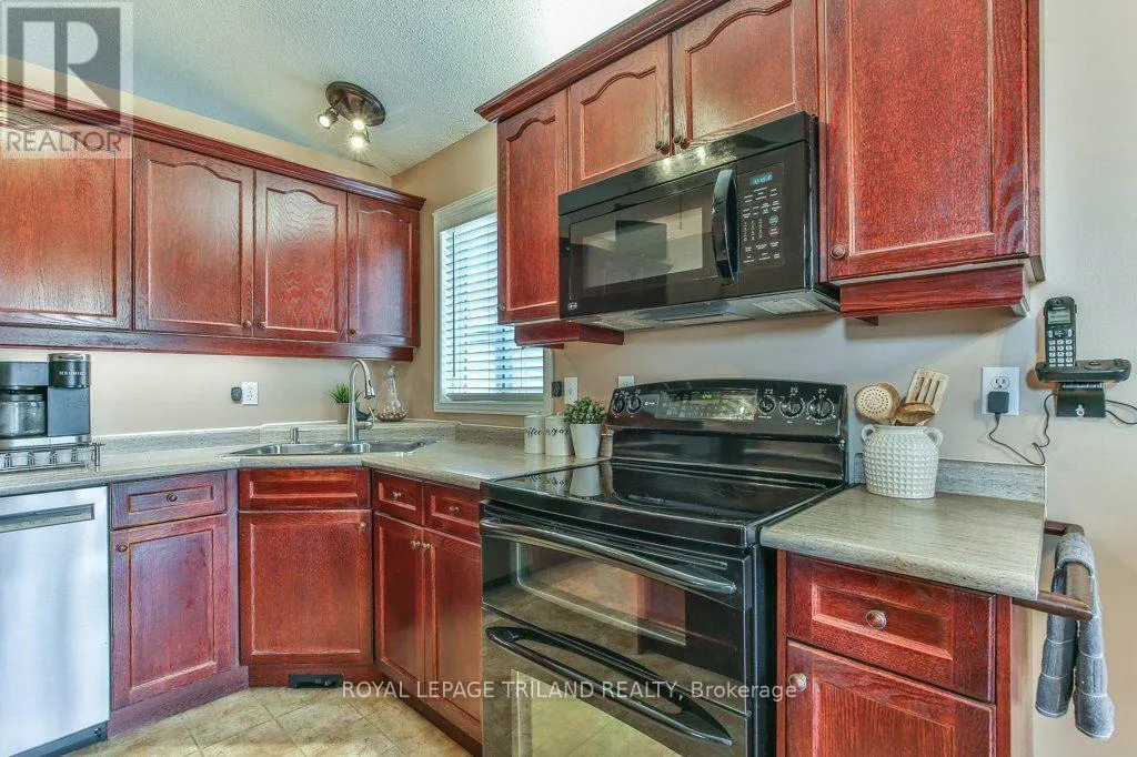 54 BOWCOTT CRESCENT