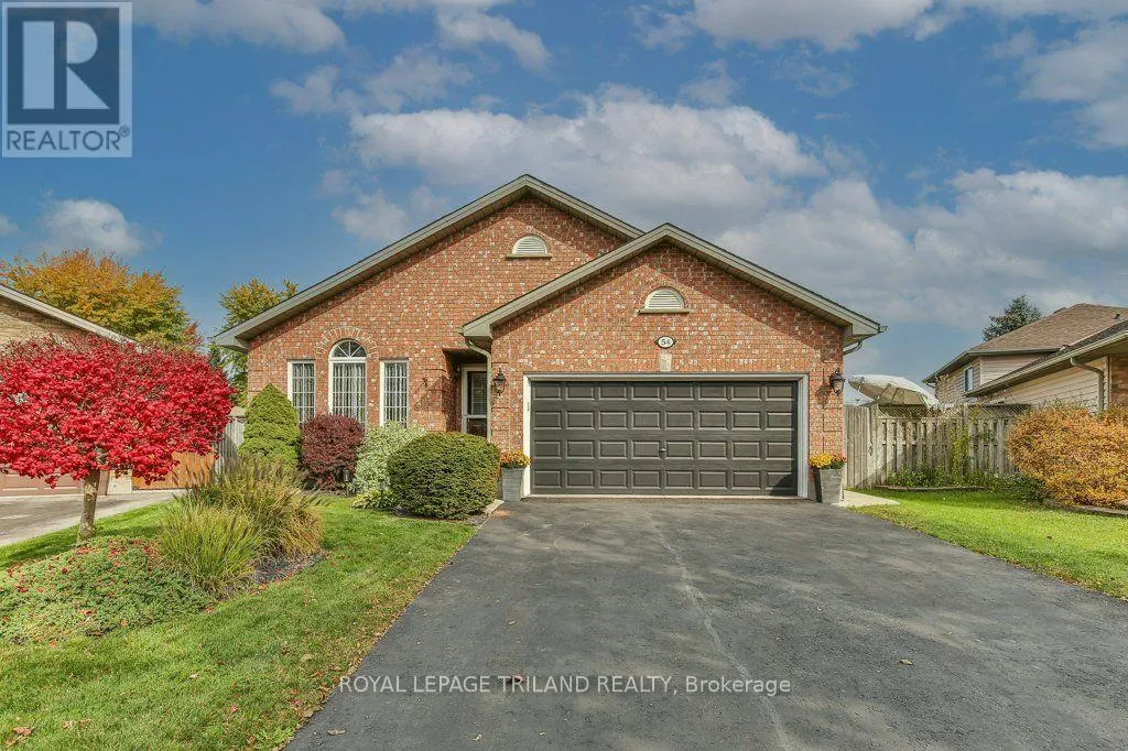 54 BOWCOTT CRESCENT