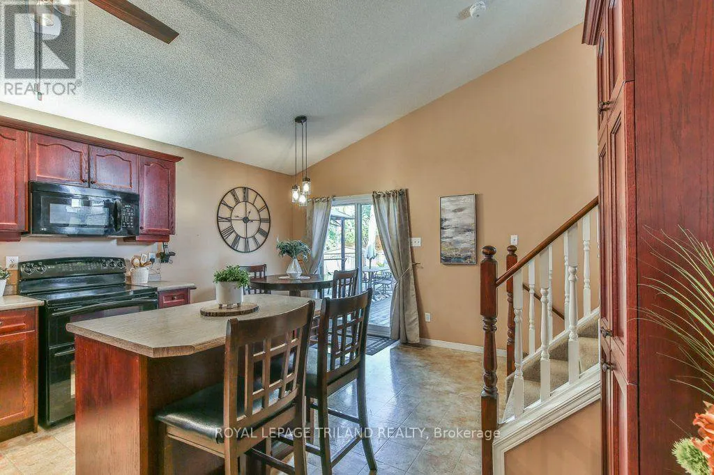 54 BOWCOTT CRESCENT
