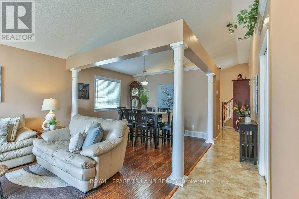 54 BOWCOTT CRESCENT