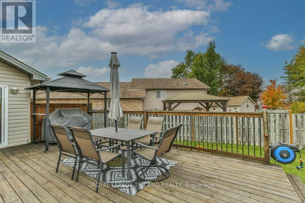 54 BOWCOTT CRESCENT