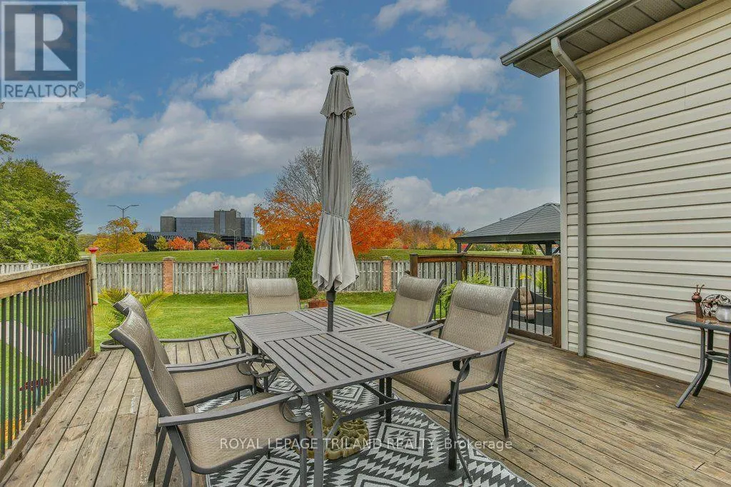 54 BOWCOTT CRESCENT