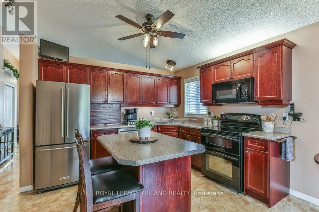 54 BOWCOTT CRESCENT