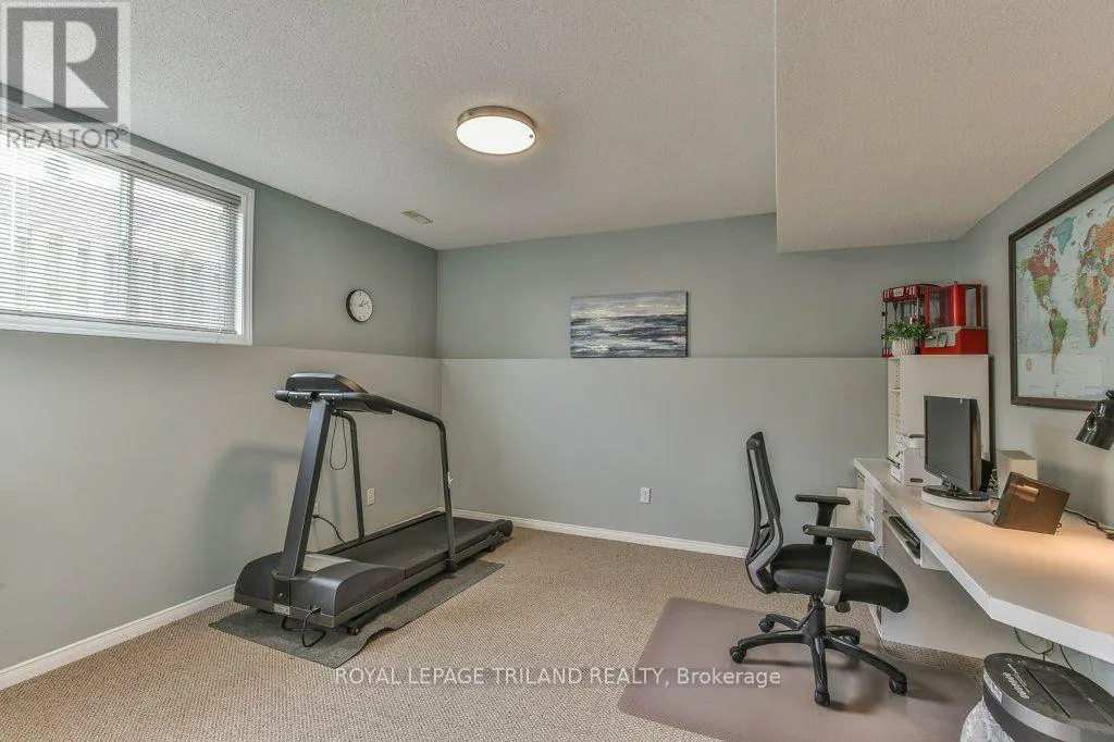 54 BOWCOTT CRESCENT