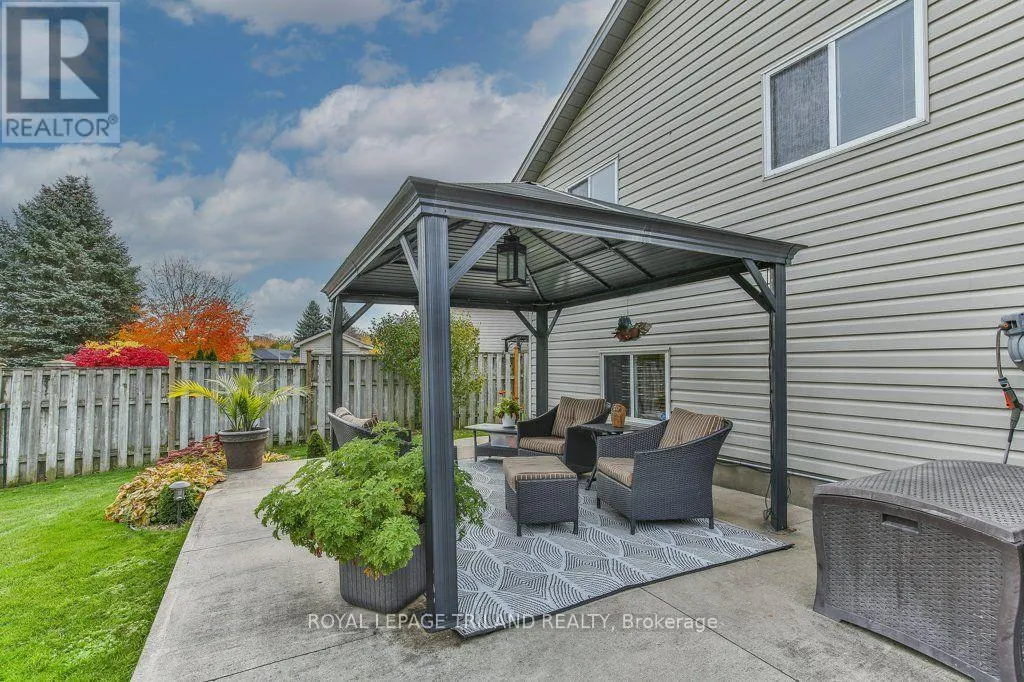 54 BOWCOTT CRESCENT