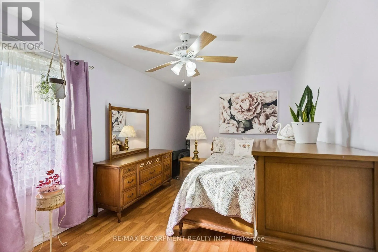 899 HAMILTON ROAD