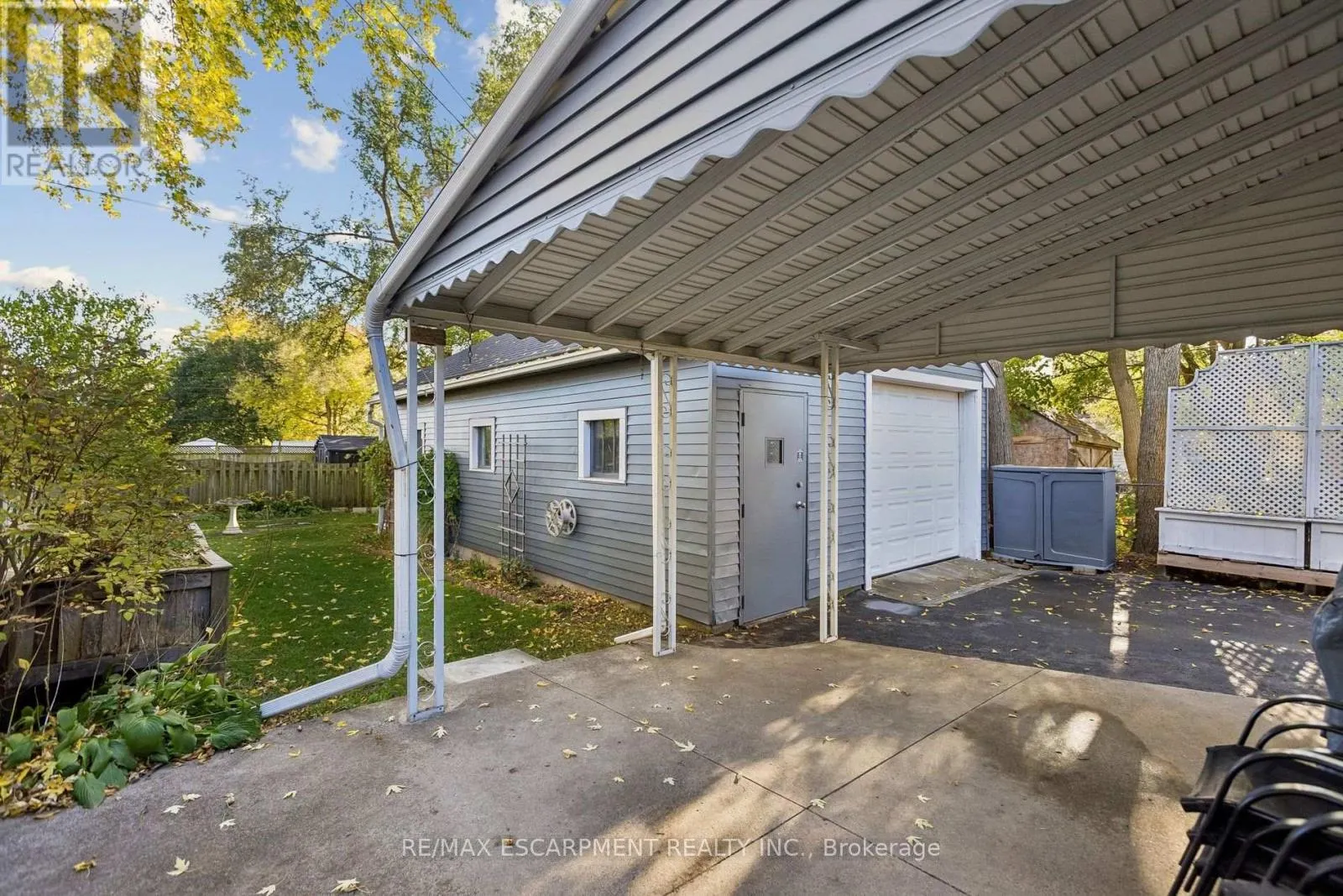899 HAMILTON ROAD